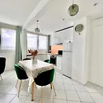 Apartman Face Gare / Centre *